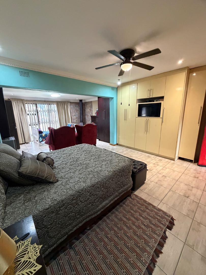 5 Bedroom Property for Sale in Elim Western Cape